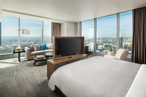 URBAN DOWNTOWN LA LUXURY RESORT SUITE + 5 BEDS